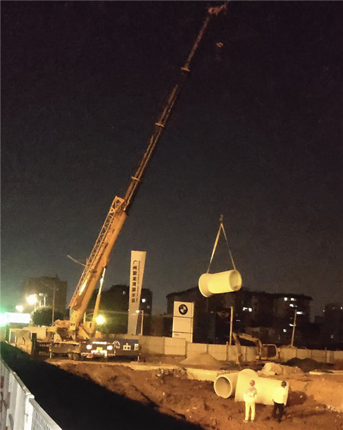 镇安县“弯臂矫正”—— 吊车的 “形变补偿” 技术