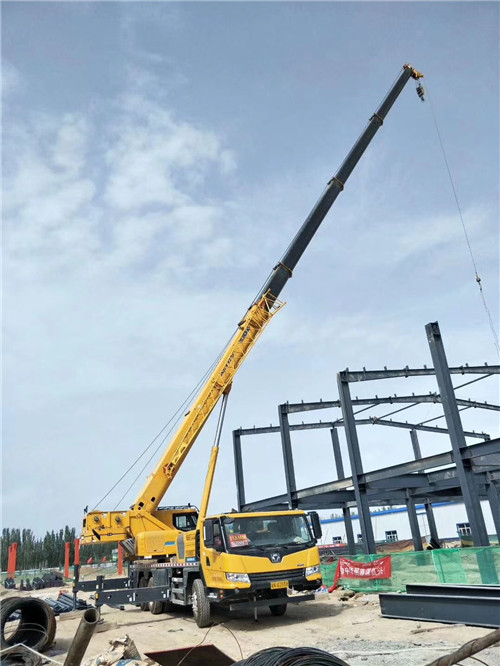 镇安县超高层建筑钢结构吊装案例